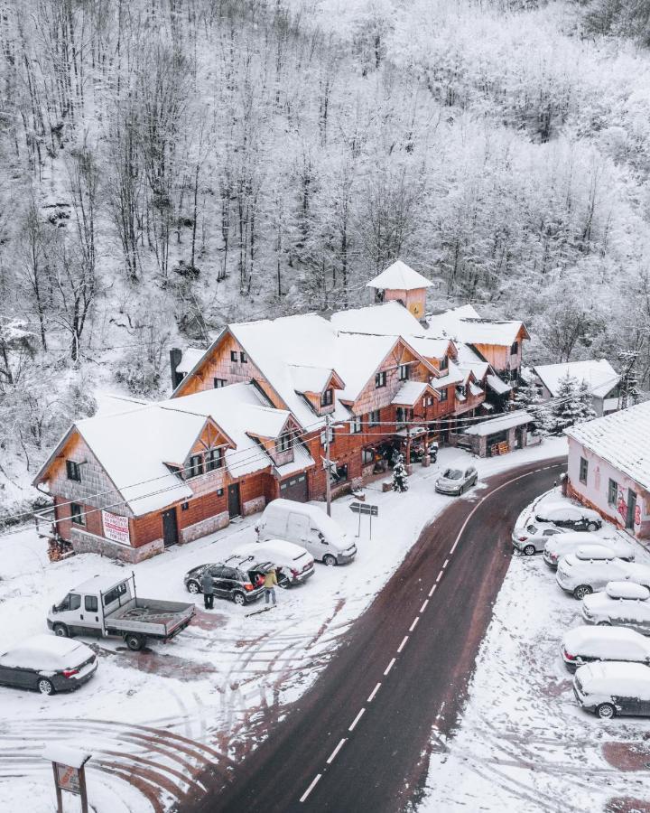 Apartman Pustolov - Stara Planina Crni Vrh エクステリア 写真